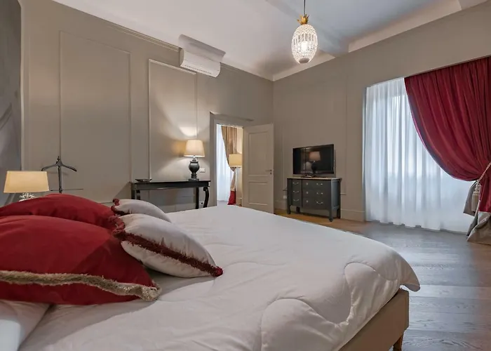 - Teatro Luxury Апартаменты